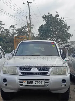 Photo - Mitsubishi Pajero Super Exceed 2006 Silver
