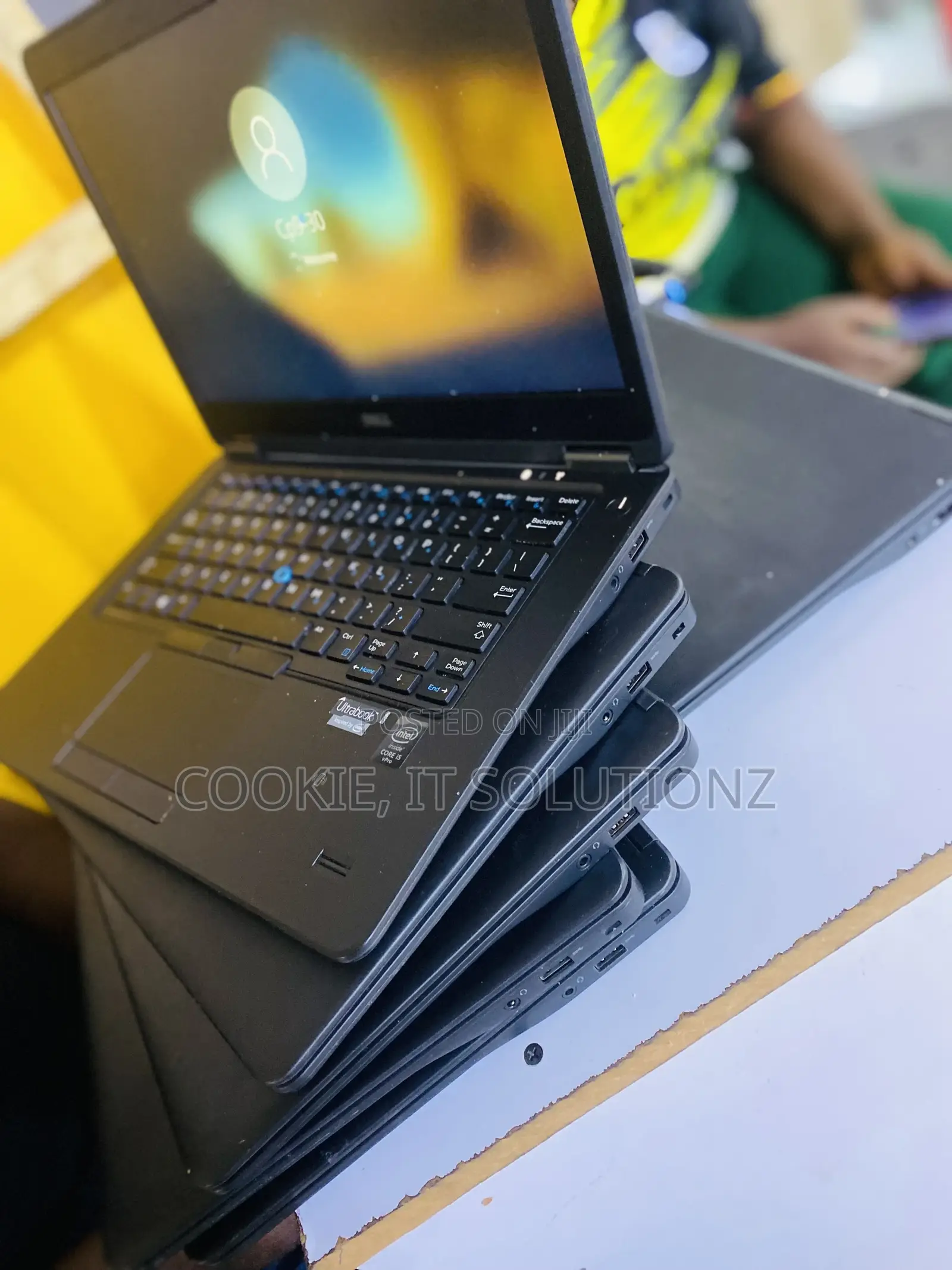 Laptop Dell Latitude 7450 8GB Intel Core I5 HDD+SSD 500GB