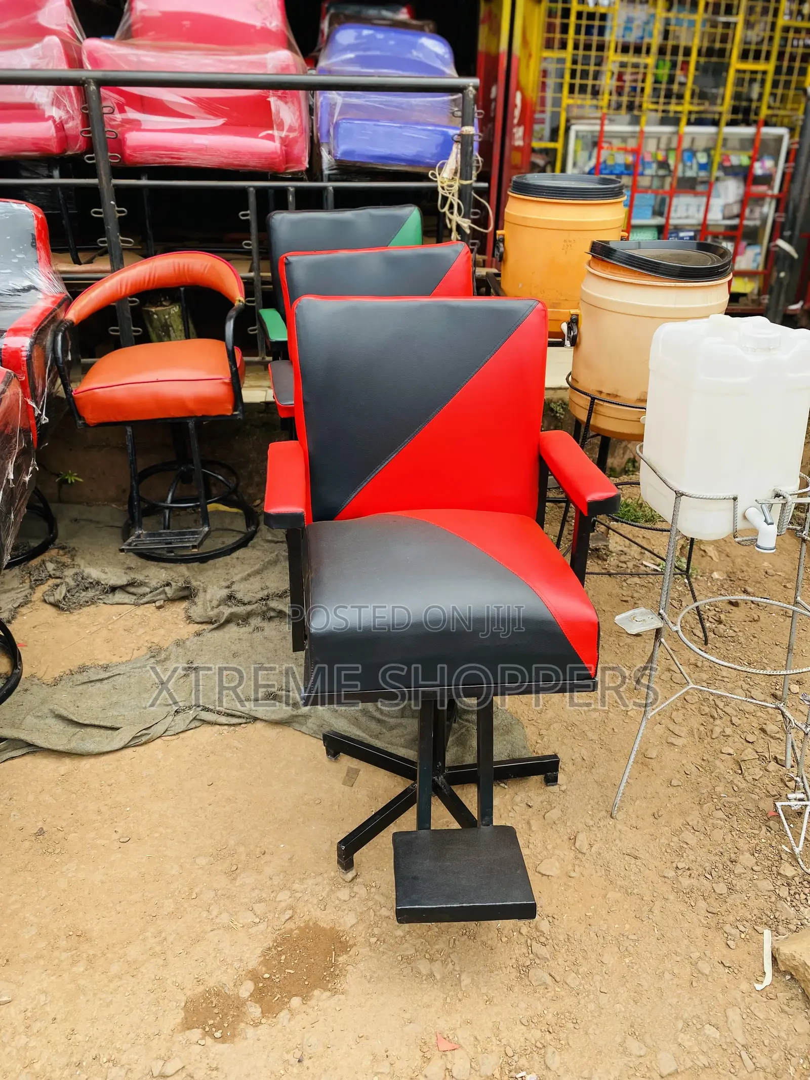 Leveled Chair / Barber Chair /Saloon Chair