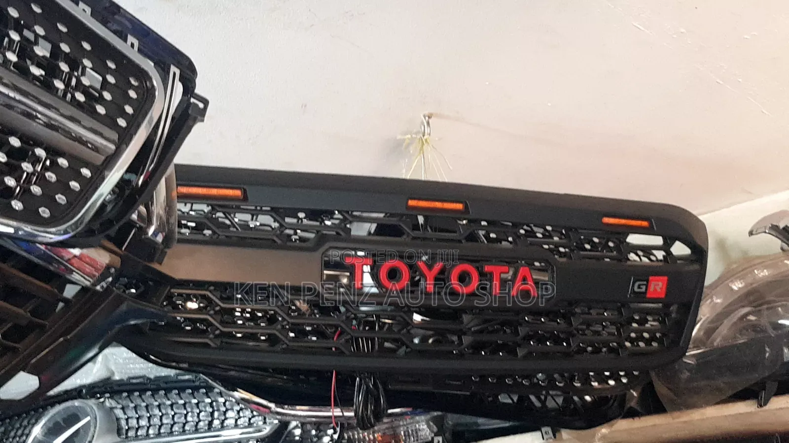 Hillux Vigo With Toyota Logo