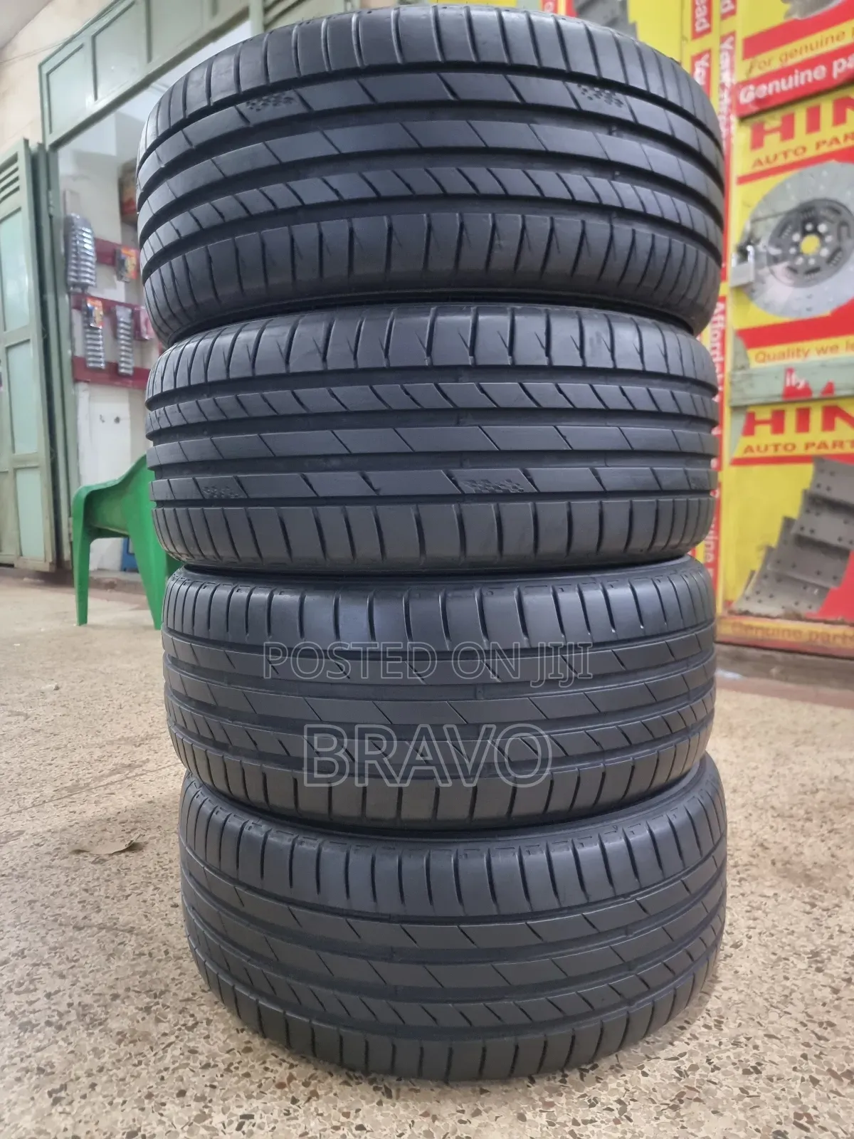 215/50r17 Kumho Good Condition.