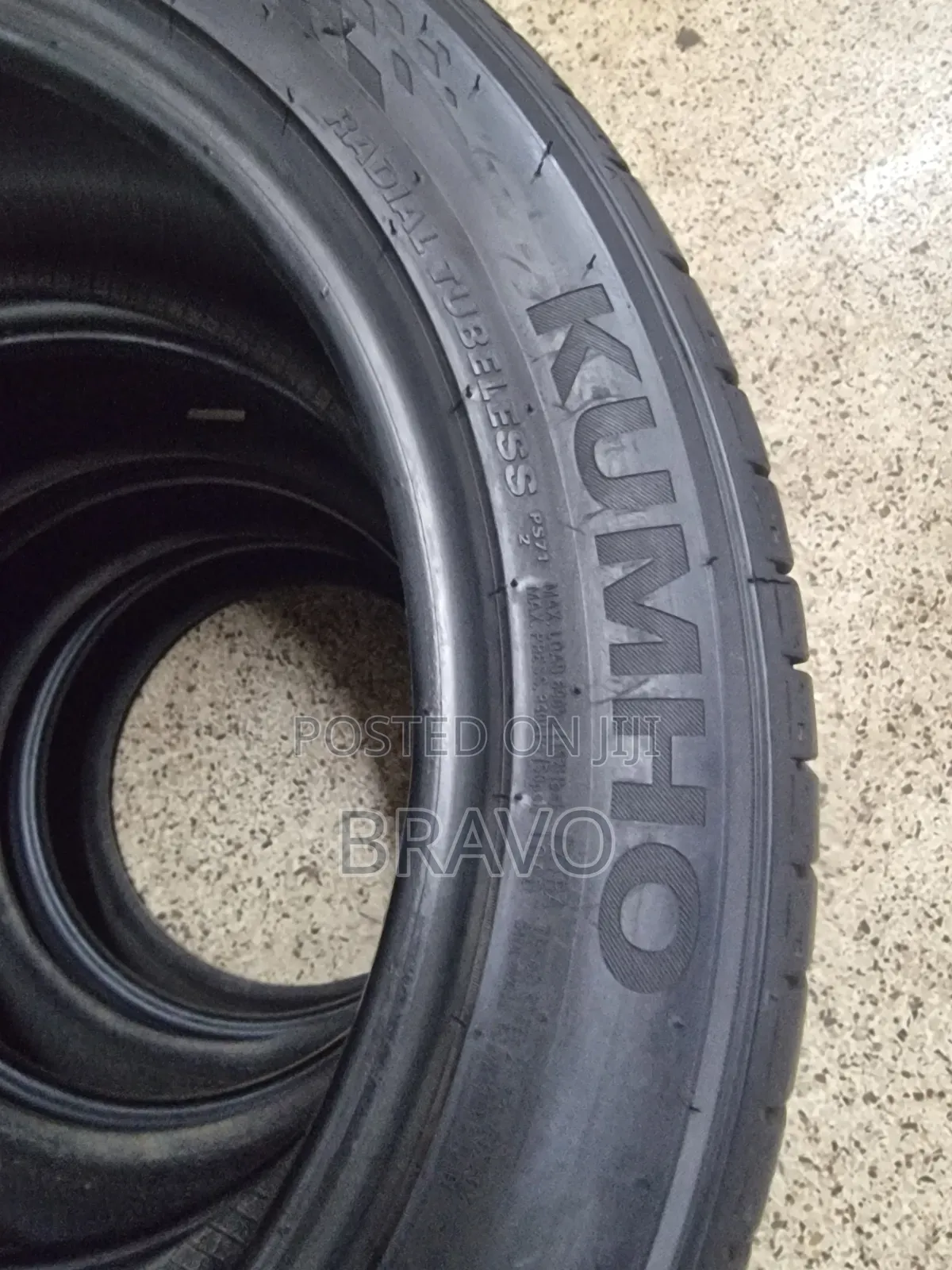 215/50r17 Kumho Good Condition.