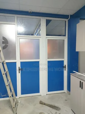 Quality Aluminum Office Partitioning With Glass And Boards