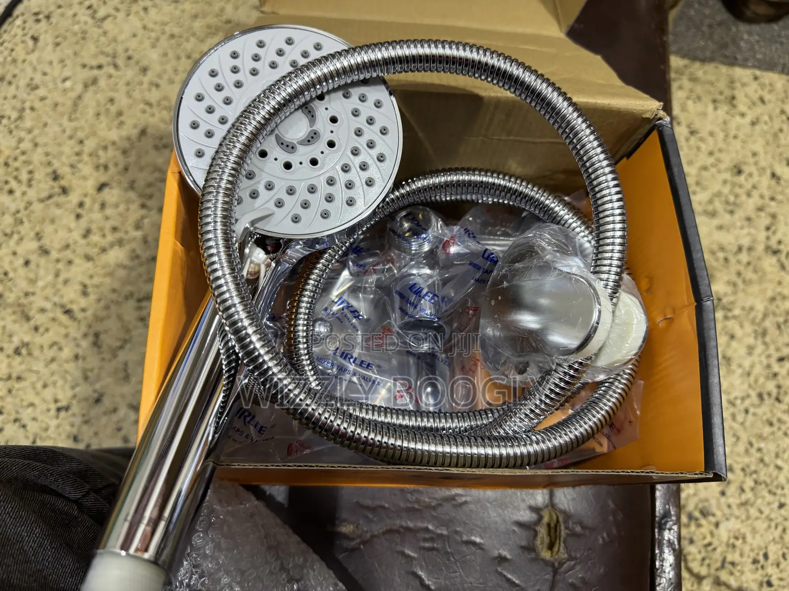 Complete Shower Mixer With Telephone Shower