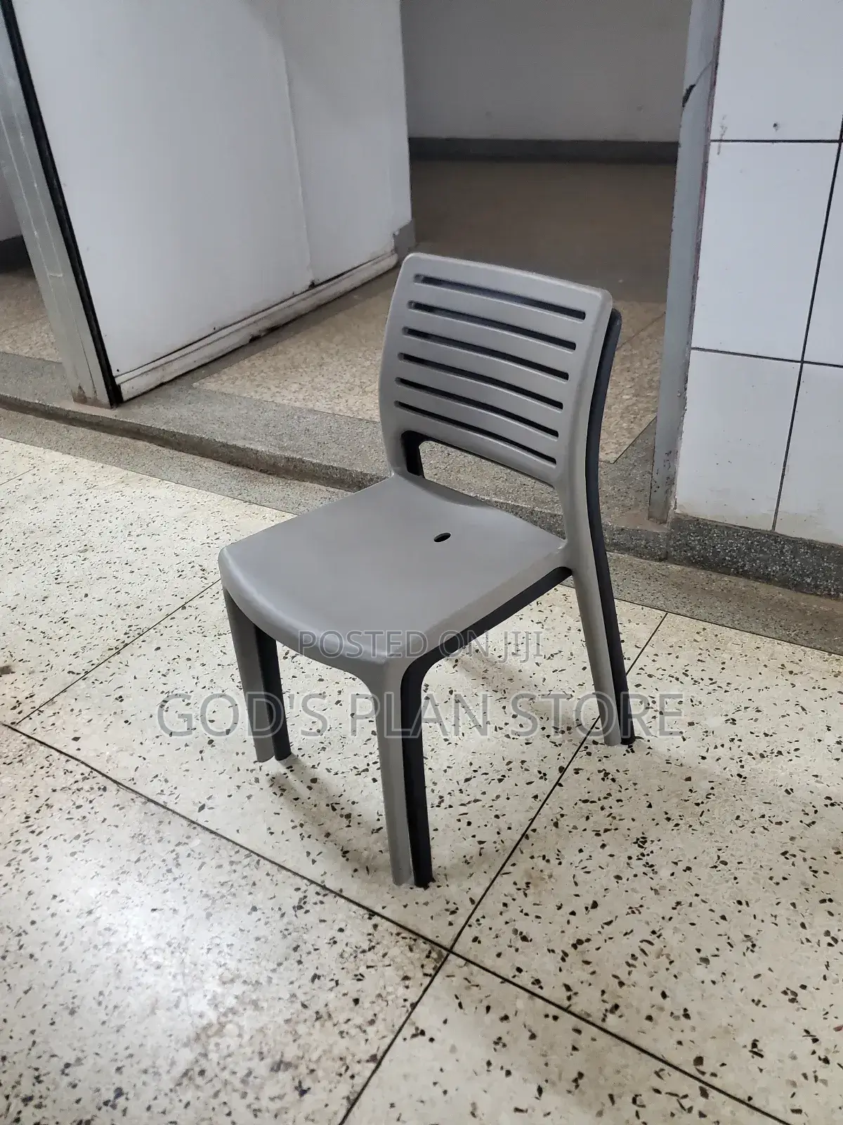 Smoothened Plastic Chairs Plastic Chairs