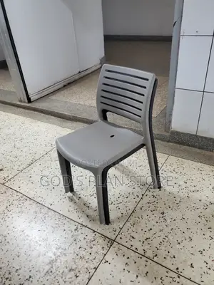 Smoothened Plastic Chairs Plastic Chairs