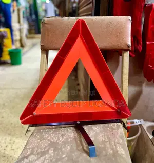 Reflecting Triangle(Warning Triangle)