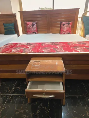 High Quality Inported King Size Master 6 by 6 Bedroom Bed