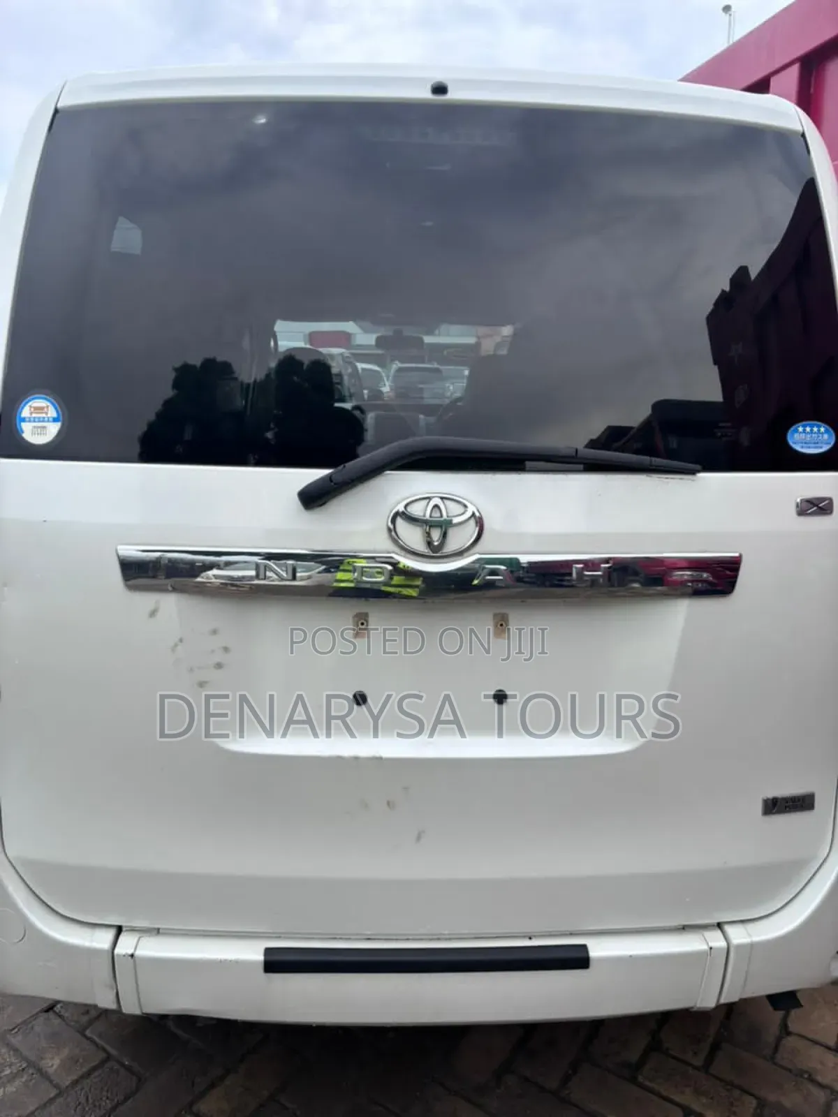 Toyota Noah 2012 White