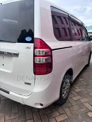 Toyota Noah 2012 White