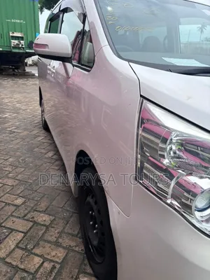 Toyota Noah 2012 White