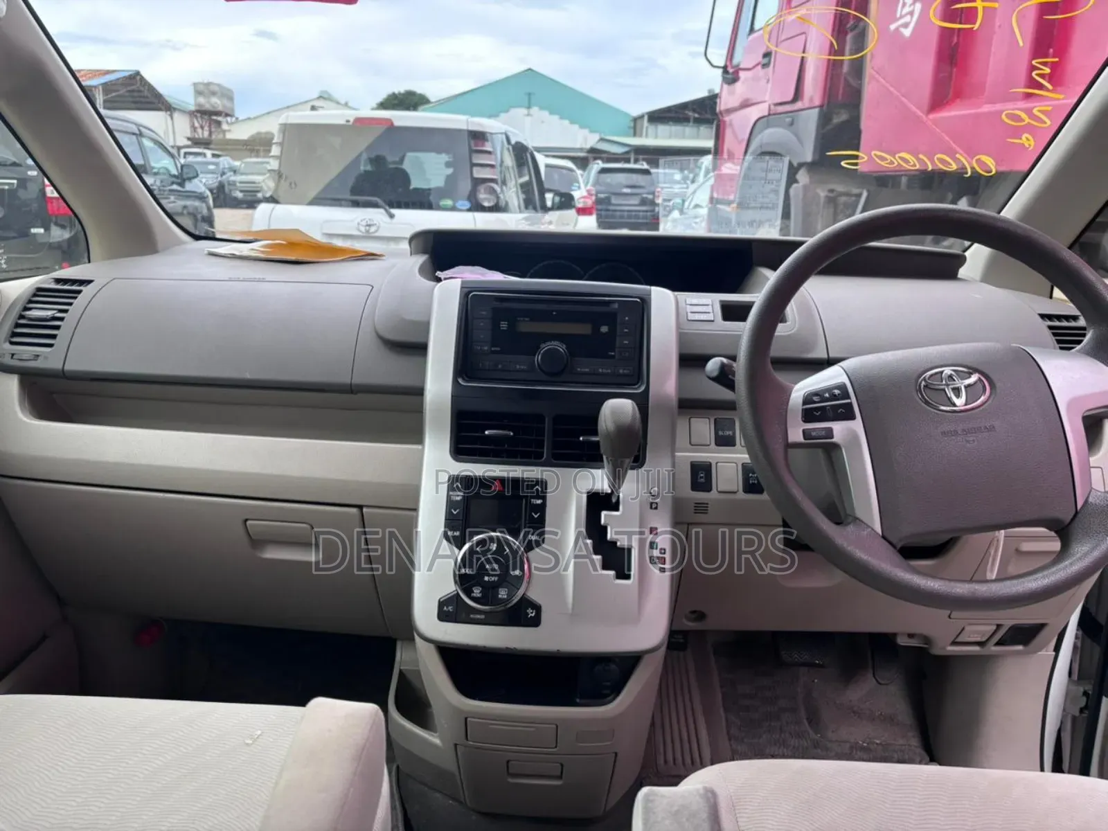 Toyota Noah 2012 White