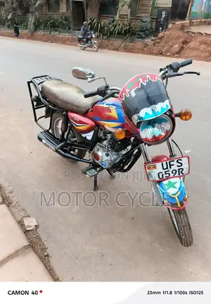 Bajaj Boxer 125 2023 Red