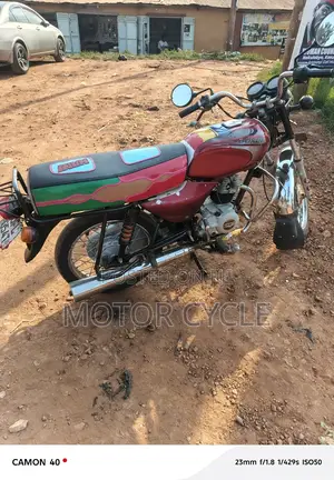 Bajaj Boxer 100 2022 Red