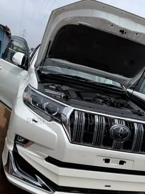 Toyota Land Cruiser Prado 2.8 2018 Off white