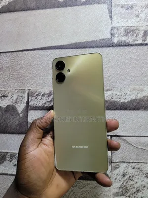 Samsung Galaxy A06 128 GB Gold