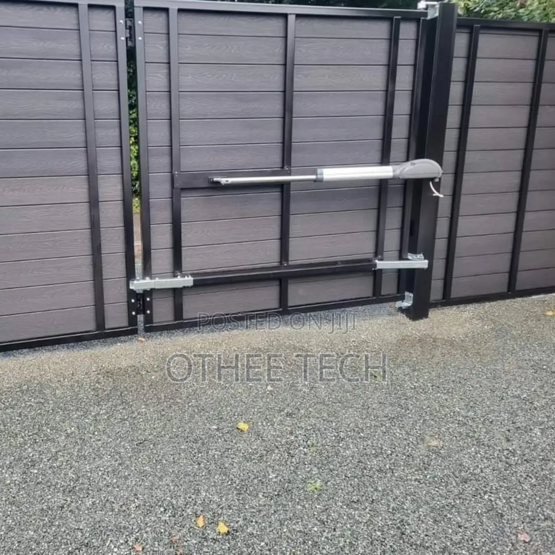 Automated Bi-Fold Gates. Fast. Space-Saving. Secure.