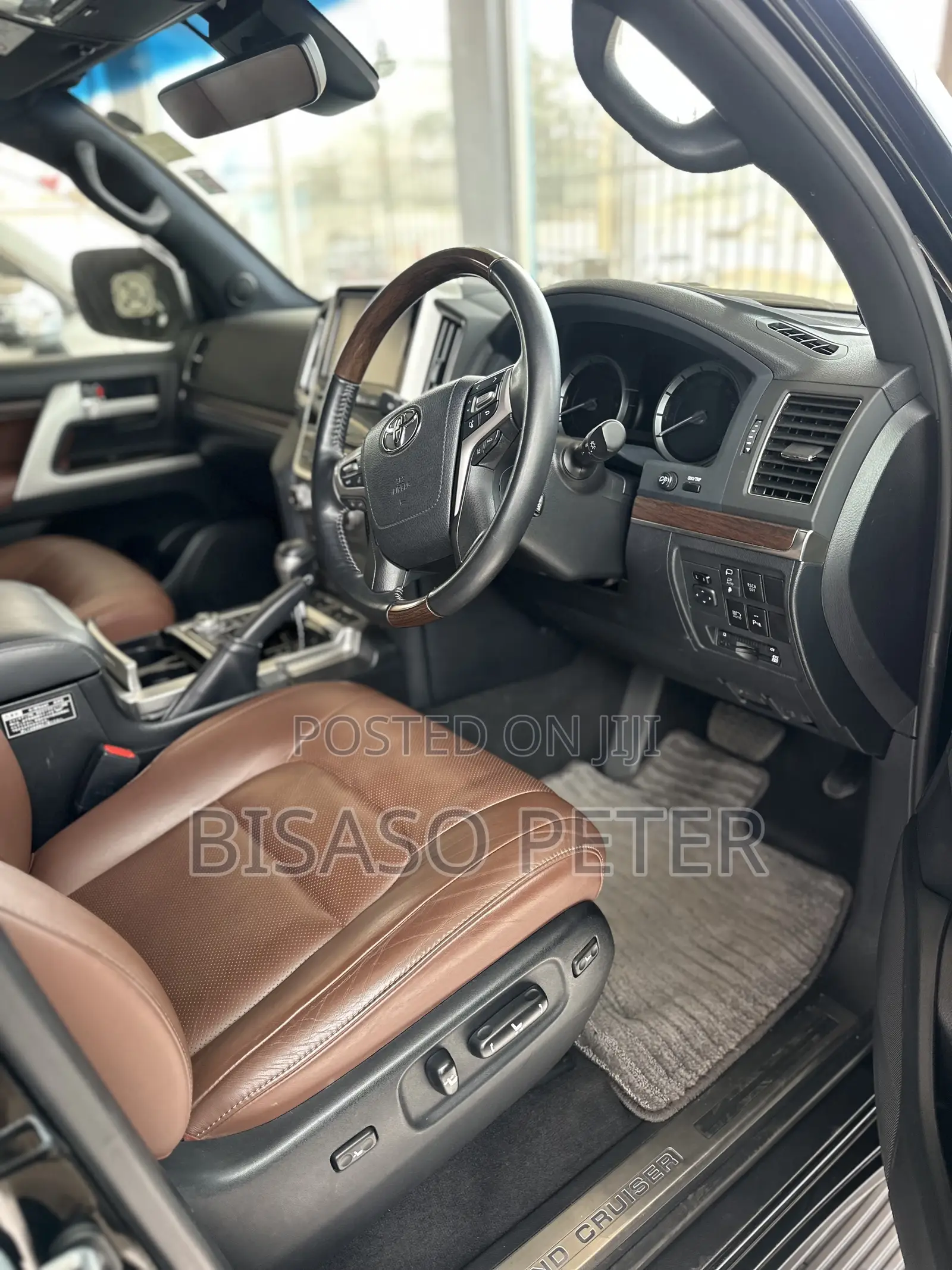 Toyota Land Cruiser 4.6 V8 ZX 2019 Black