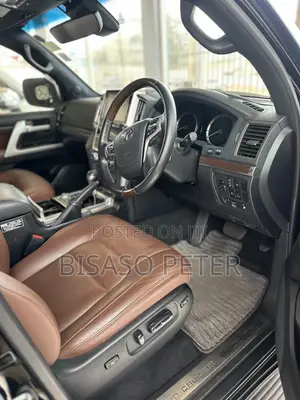 Toyota Land Cruiser 4.6 V8 ZX 2019 Black