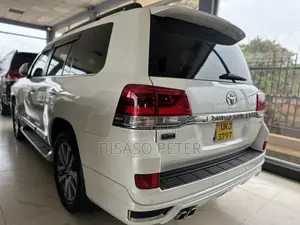 Toyota Land Cruiser 4.6 V8 ZX 2015 White