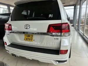 Toyota Land Cruiser 4.6 V8 ZX 2015 White