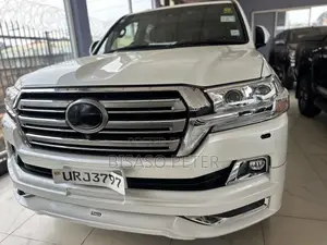 Toyota Land Cruiser 4.6 V8 ZX 2015 White