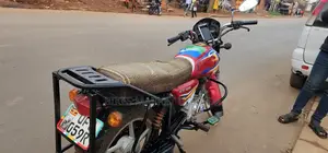 Bajaj Boxer 125 2023 Red