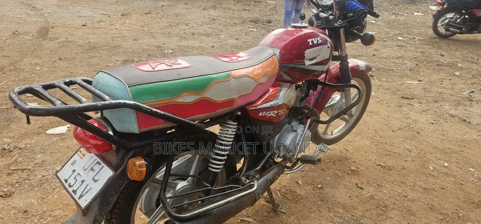 TVS HLX 125 2023 Red