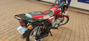 Bajaj Boxer 125 2023 Red