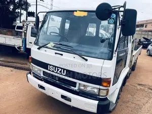 Isuzu Truck Long Chassis Perfect