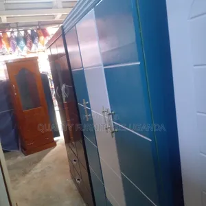 Magnetic Handle Side Board
