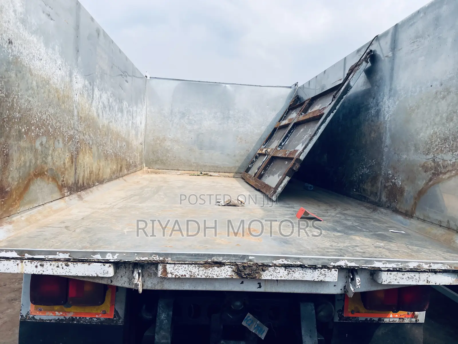 Hino Dumper J08c
