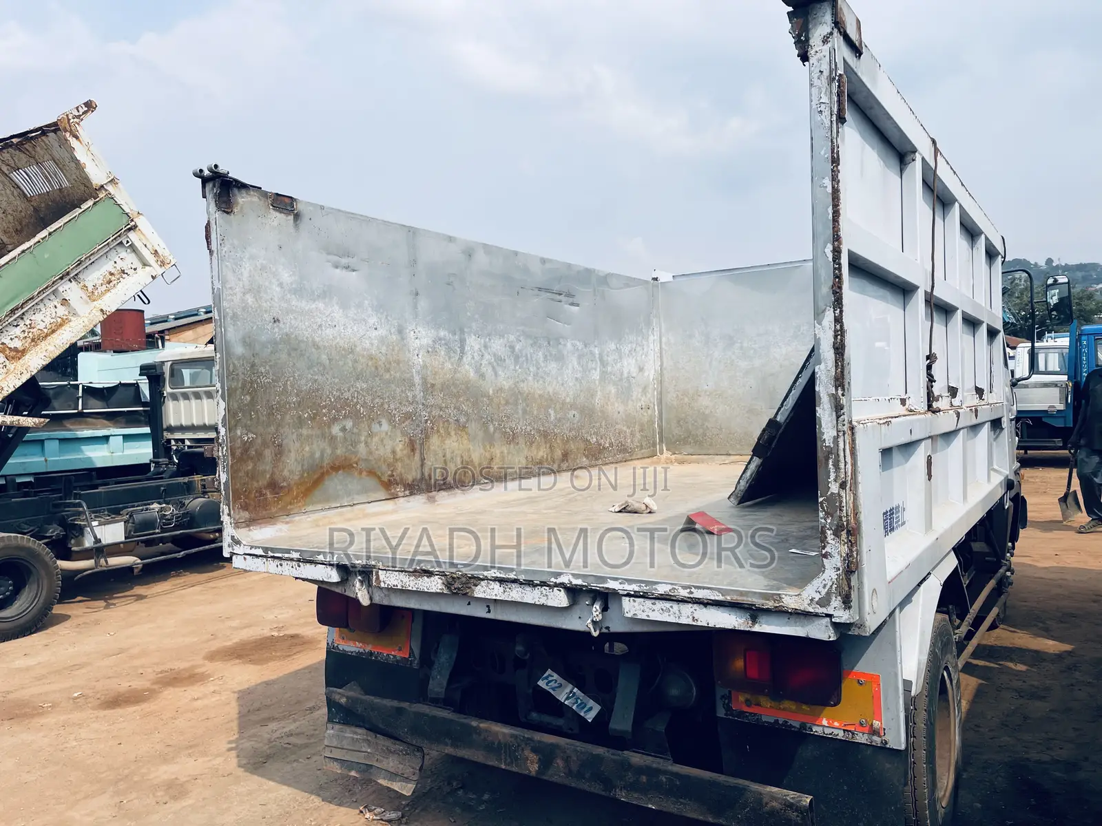 Hino Dumper J08c