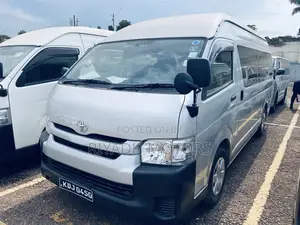 Toyota Grand HiAce 2015 Silver