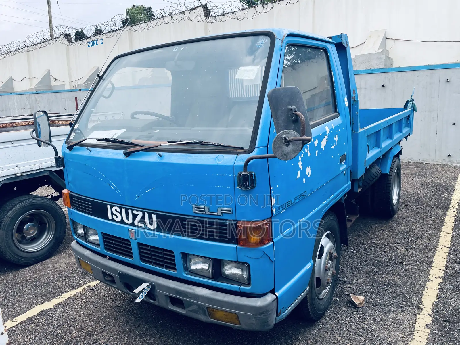 Isuzu Dumper Double Light