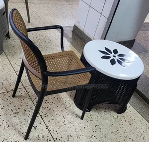 Round Table With Chair