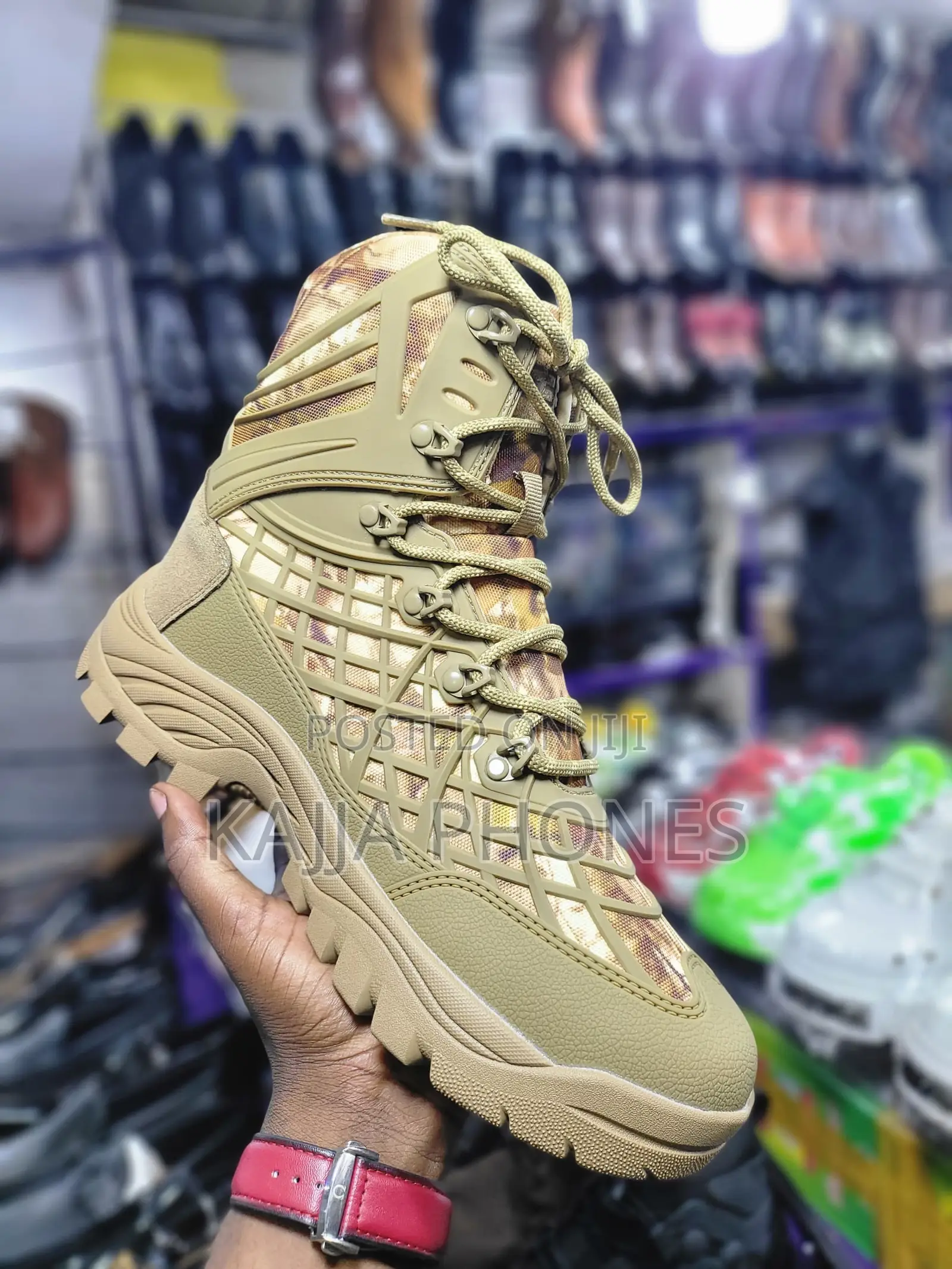 Achock Boots
