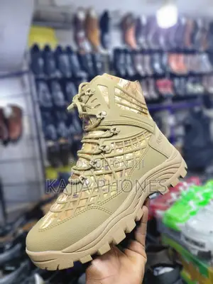 Achock Boots