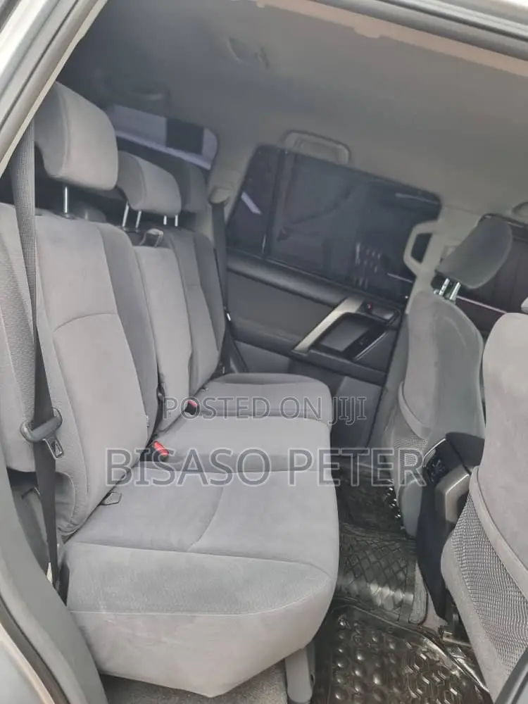 Toyota Land Cruiser Prado 2.7 i 2012 Gray