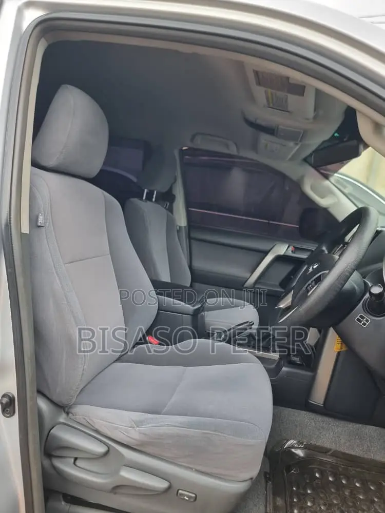 Toyota Land Cruiser Prado 2.7 i 2012 Gray