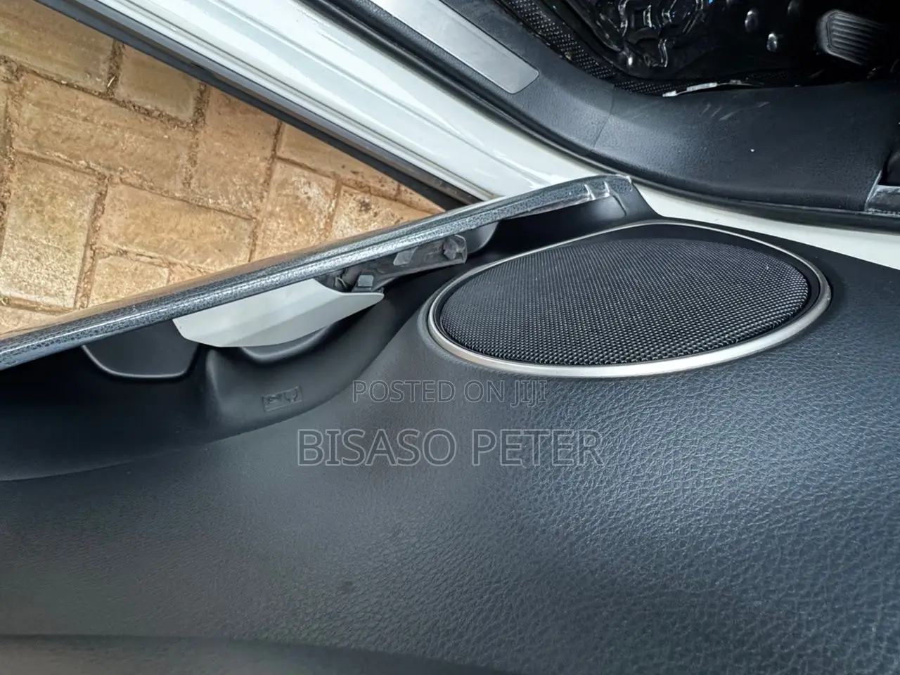 Toyota Harrier 2.0 2016 White
