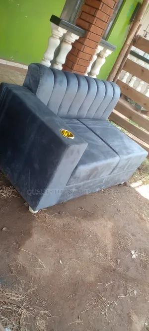 New Stylish Classic 2 Seater