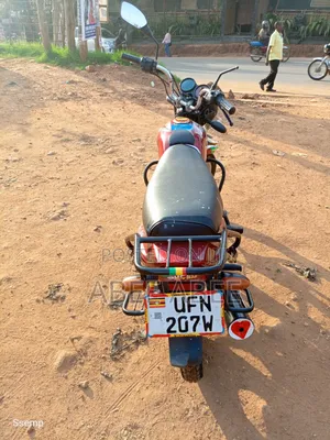 Bajaj Boxer 125 2021 Red