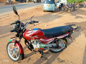 Bajaj Boxer 125 2021 Red