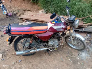 Bajaj Boxer 100 2018 Red