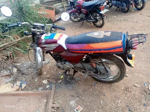 Bajaj Boxer 100 2018 Red