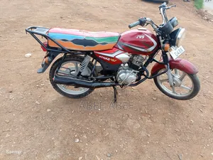 TVS HLX 125 2023 Red