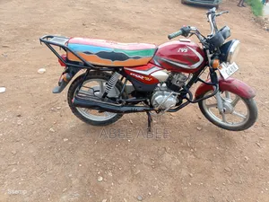 TVS HLX 125 2023 Red
