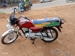Bajaj Boxer 100 2023 Red