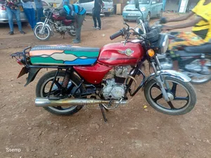 Bajaj Boxer 100 2019 Red